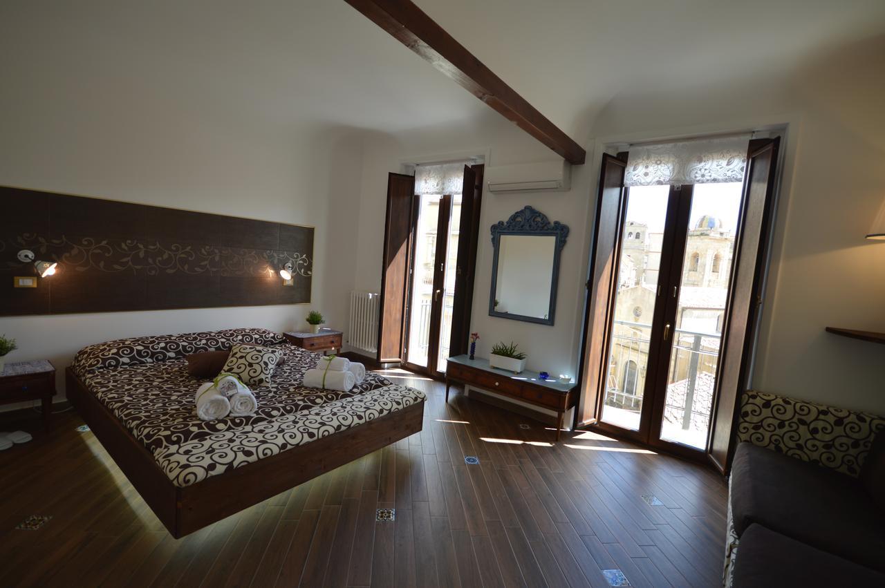 إينّا Centro Sicilia Rooms-Suites & Terrace المظهر الخارجي الصورة